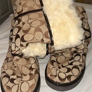 COACH UGGS
